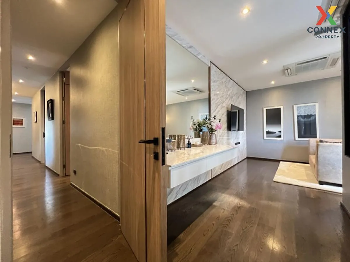 For Sale House , Bibury Village Srinakarin , nice view , wide fro