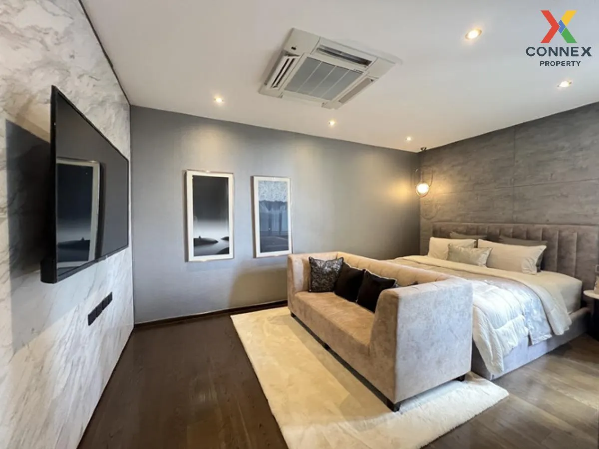 For Sale House , Bibury Village Srinakarin , nice view , wide fro