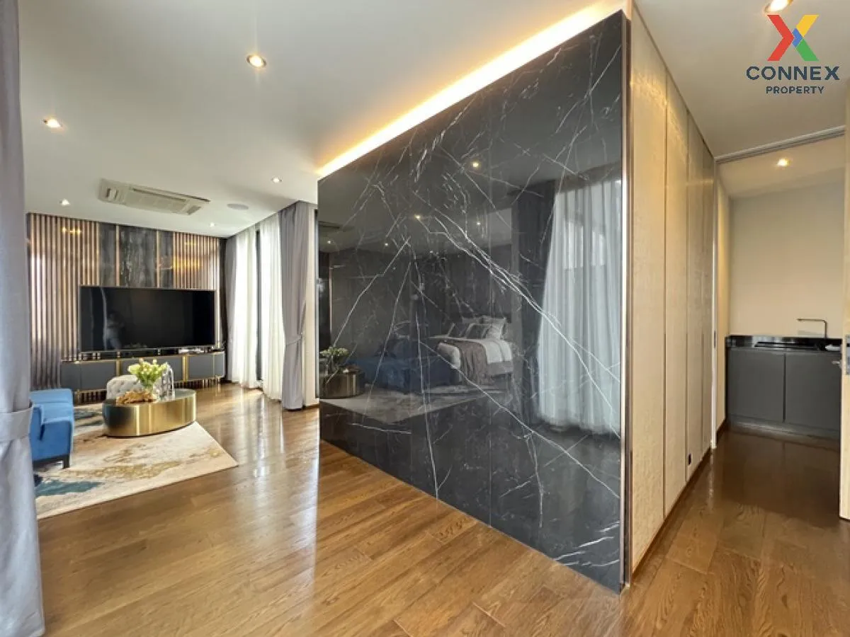 For Sale House , Bibury Village Srinakarin , nice view , wide fro