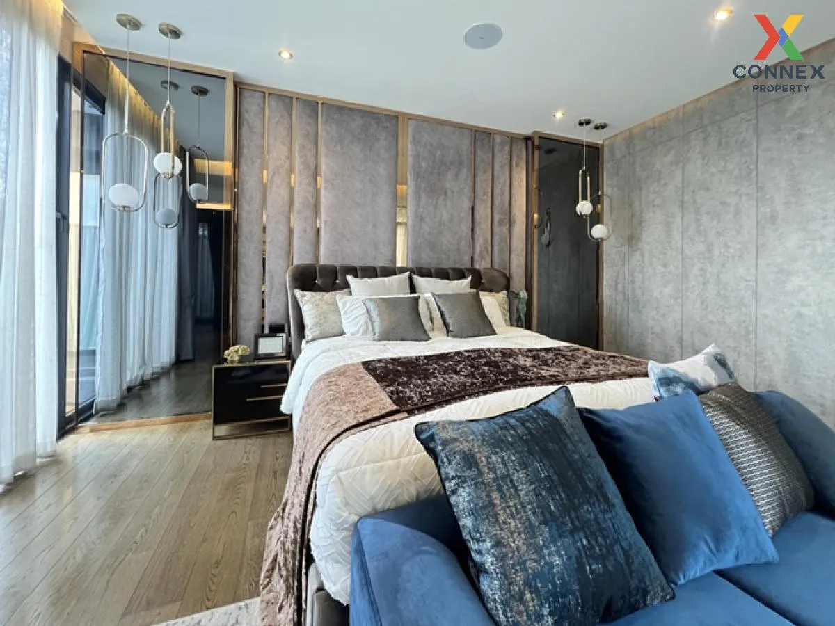 For Sale House , Bibury Village Srinakarin , nice view , wide fro