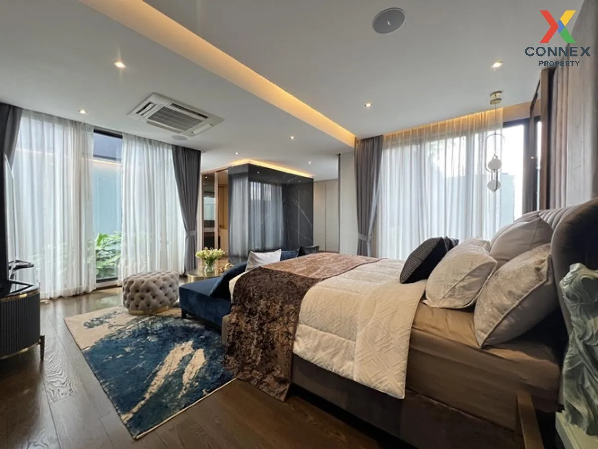 For Sale House , Bibury Village Srinakarin , nice view , wide fro