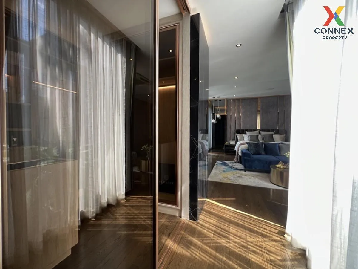 For Sale House , Bibury Village Srinakarin , nice view , wide fro