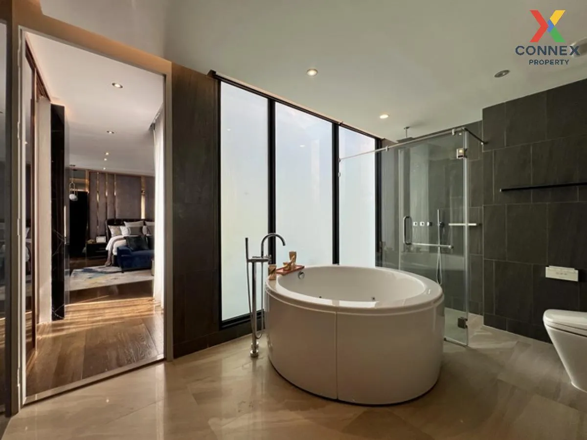 For Sale House , Bibury Village Srinakarin , nice view , wide fro