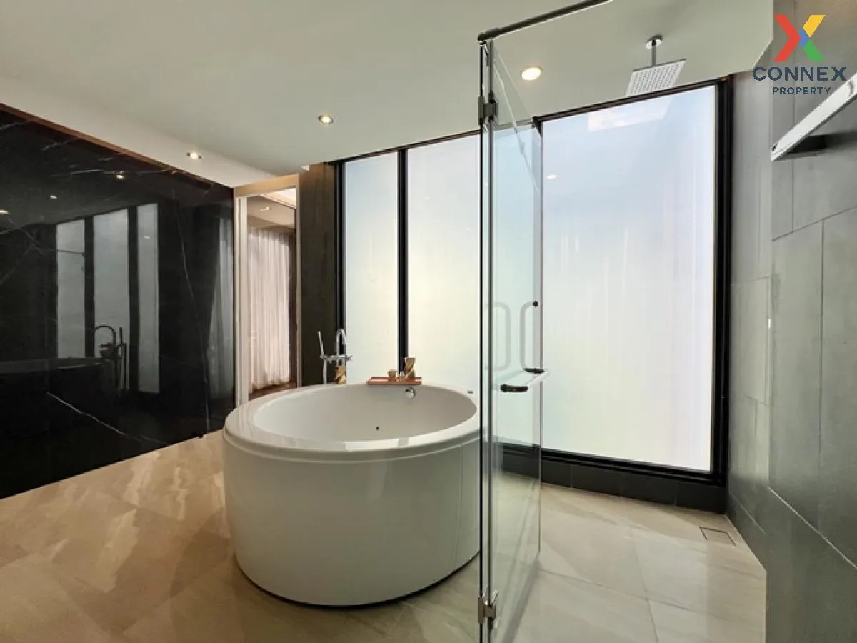 For Sale House , Bibury Village Srinakarin , nice view , wide fro