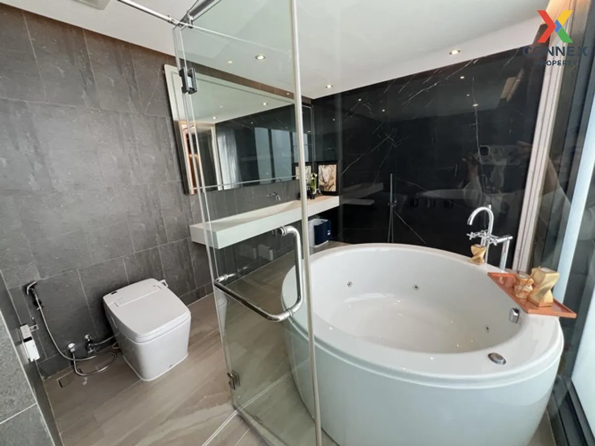 For Sale House , Bibury Village Srinakarin , nice view , wide fro