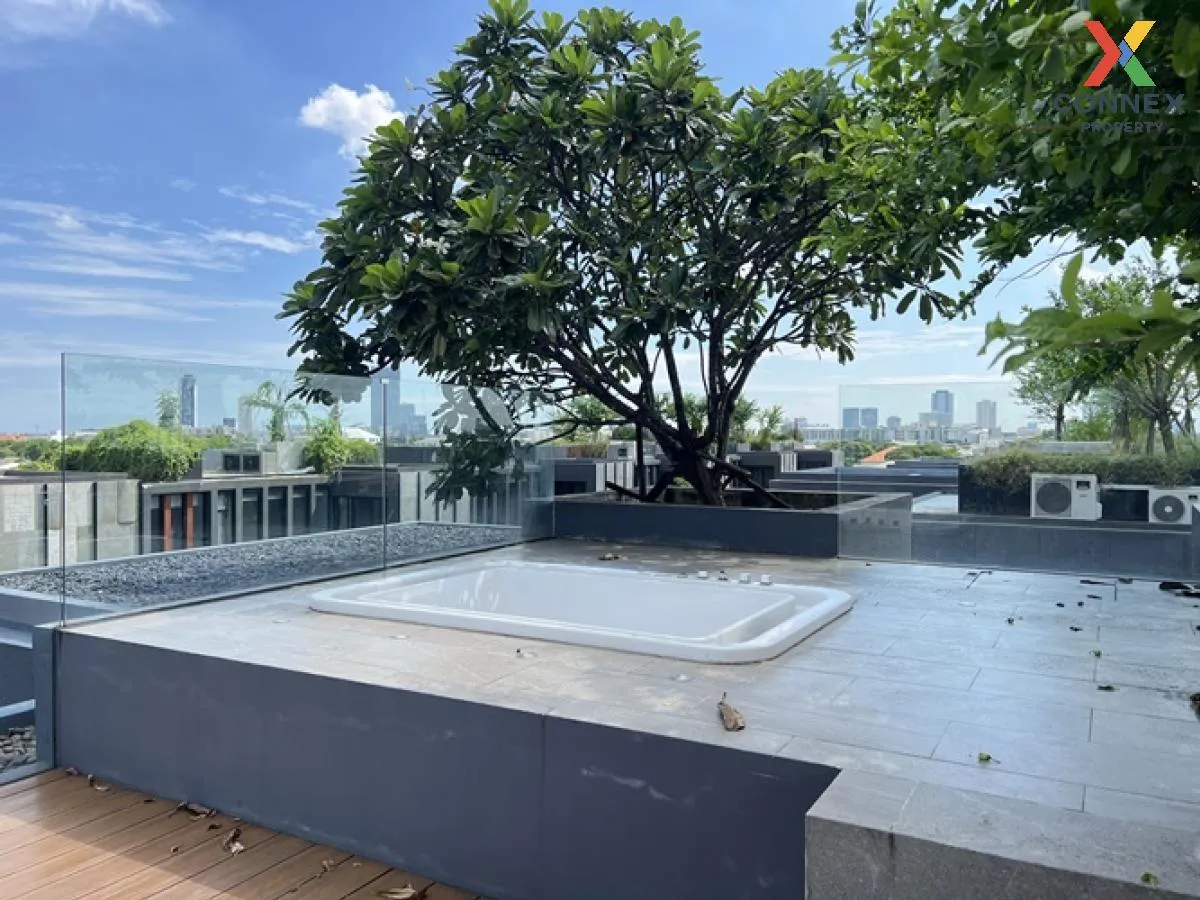 For Sale House , Bibury Village Srinakarin , nice view , wide fro