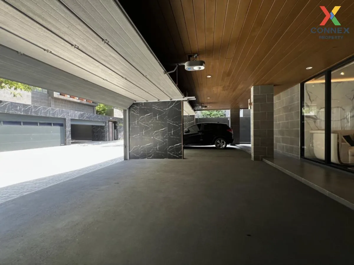 For Sale House , Bibury Village Srinakarin , nice view , wide fro