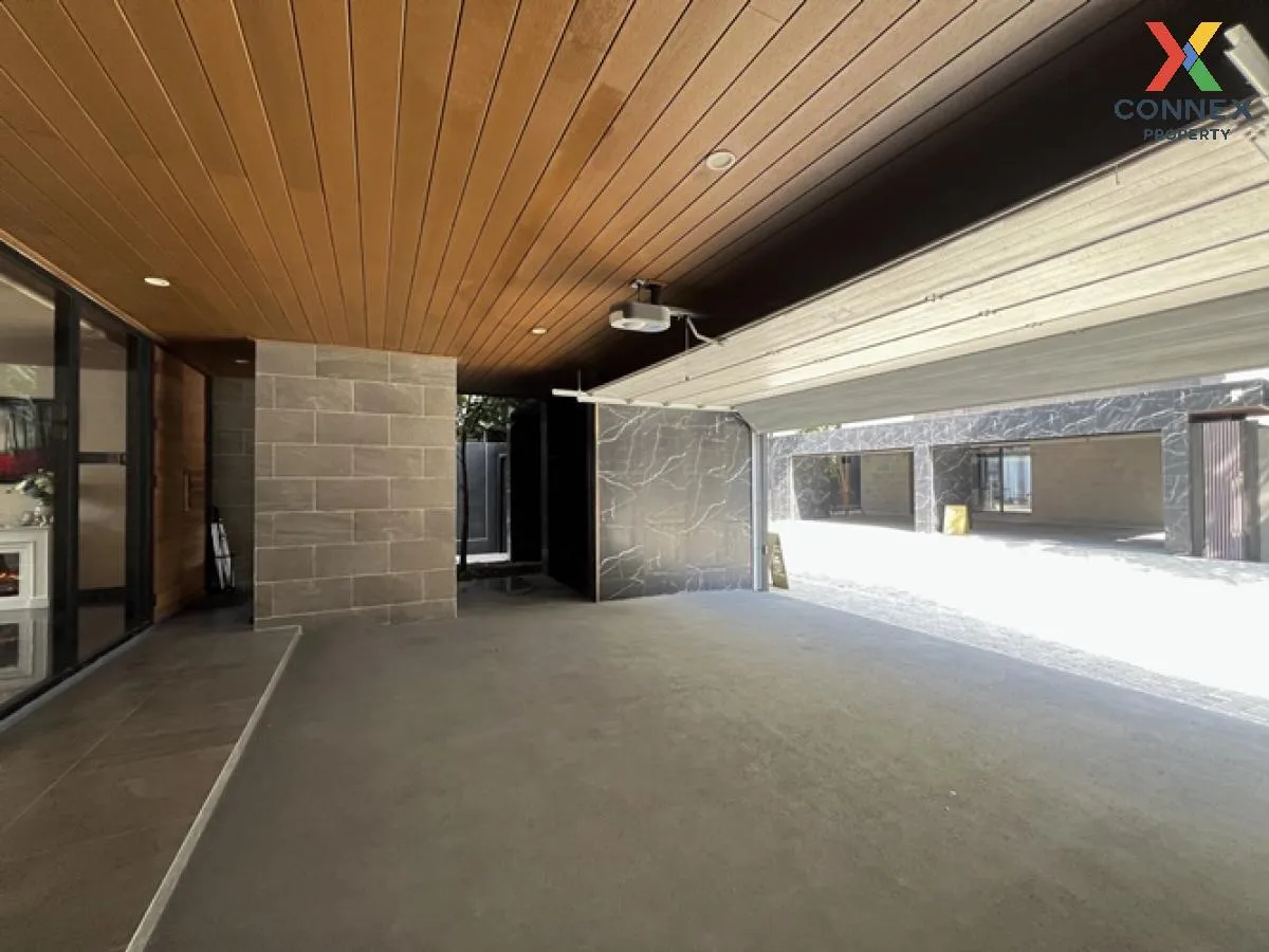 For Sale House , Bibury Village Srinakarin , nice view , wide fro