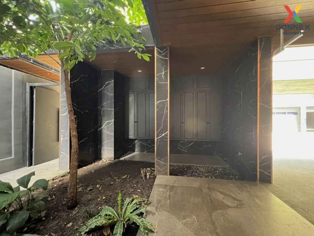 For Sale House , Bibury Village Srinakarin , nice view , wide fro