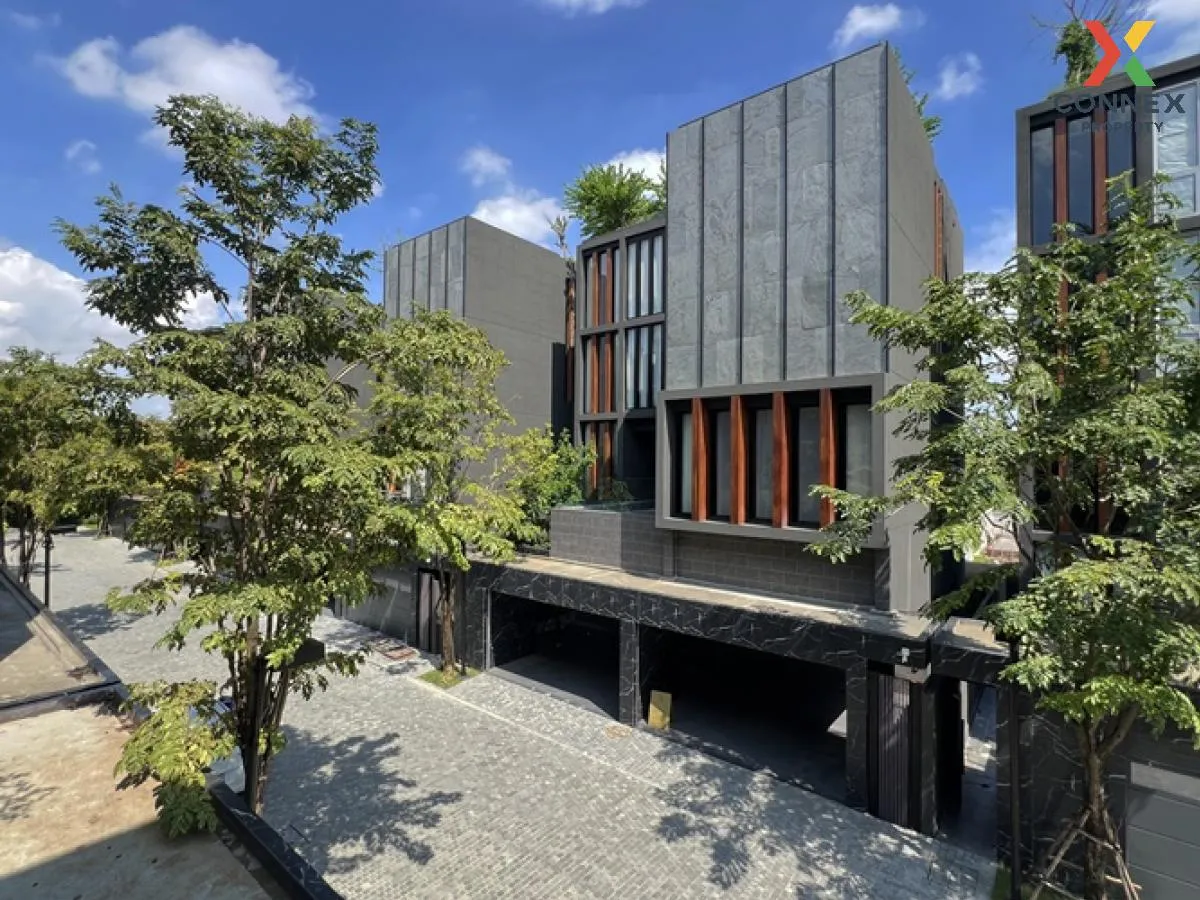 For Sale House , Bibury Village Srinakarin , nice view , wide fro