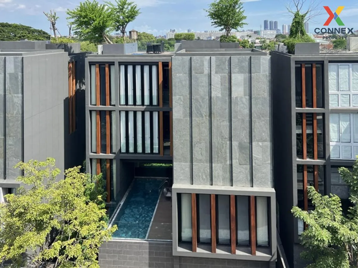 For Sale House , Bibury Village Srinakarin , nice view , wide fro