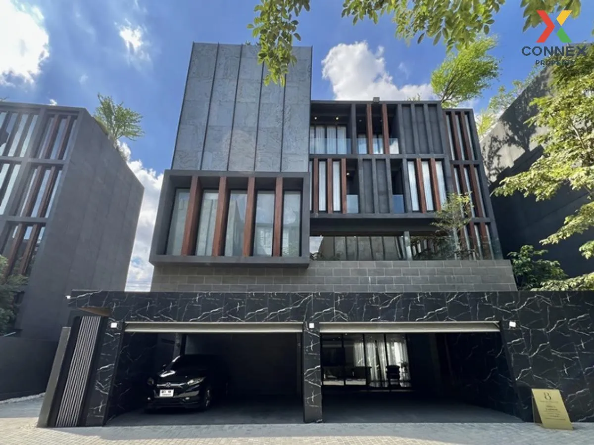 For Sale House , Bibury Village Srinakarin , nice view , wide fro