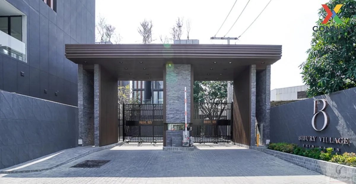 For Sale House , Bibury Village Srinakarin , nice view , wide fro