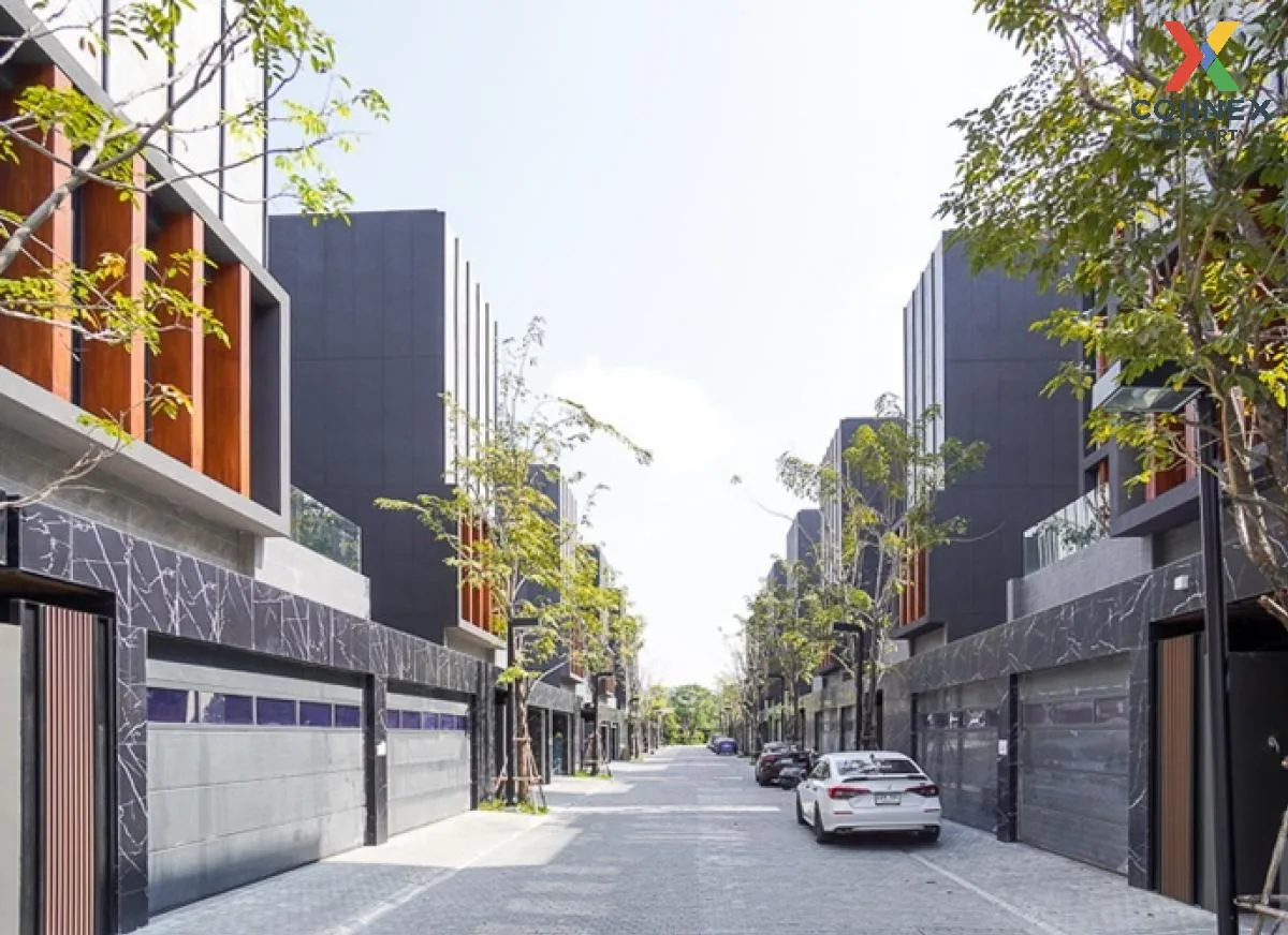 For Sale House , Bibury Village Srinakarin , nice view , wide fro