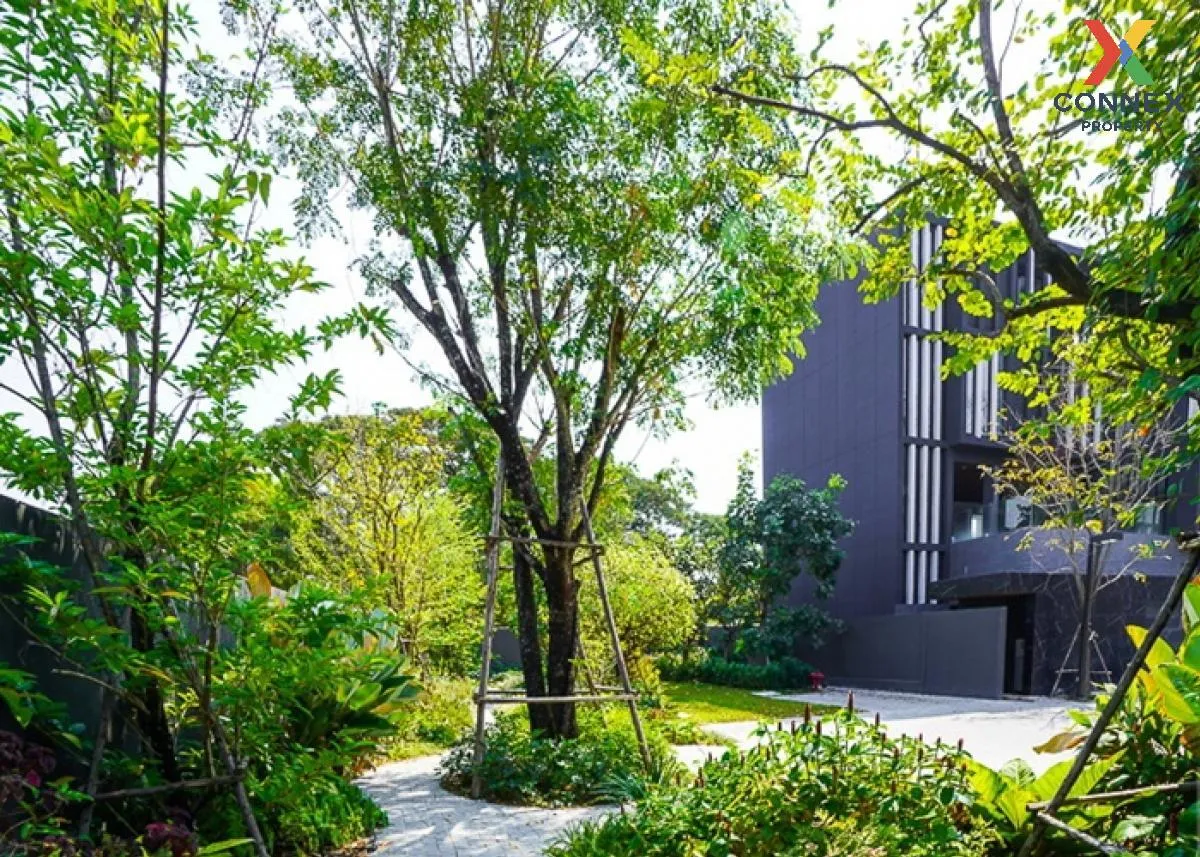 For Sale House , Bibury Village Srinakarin , nice view , wide fro