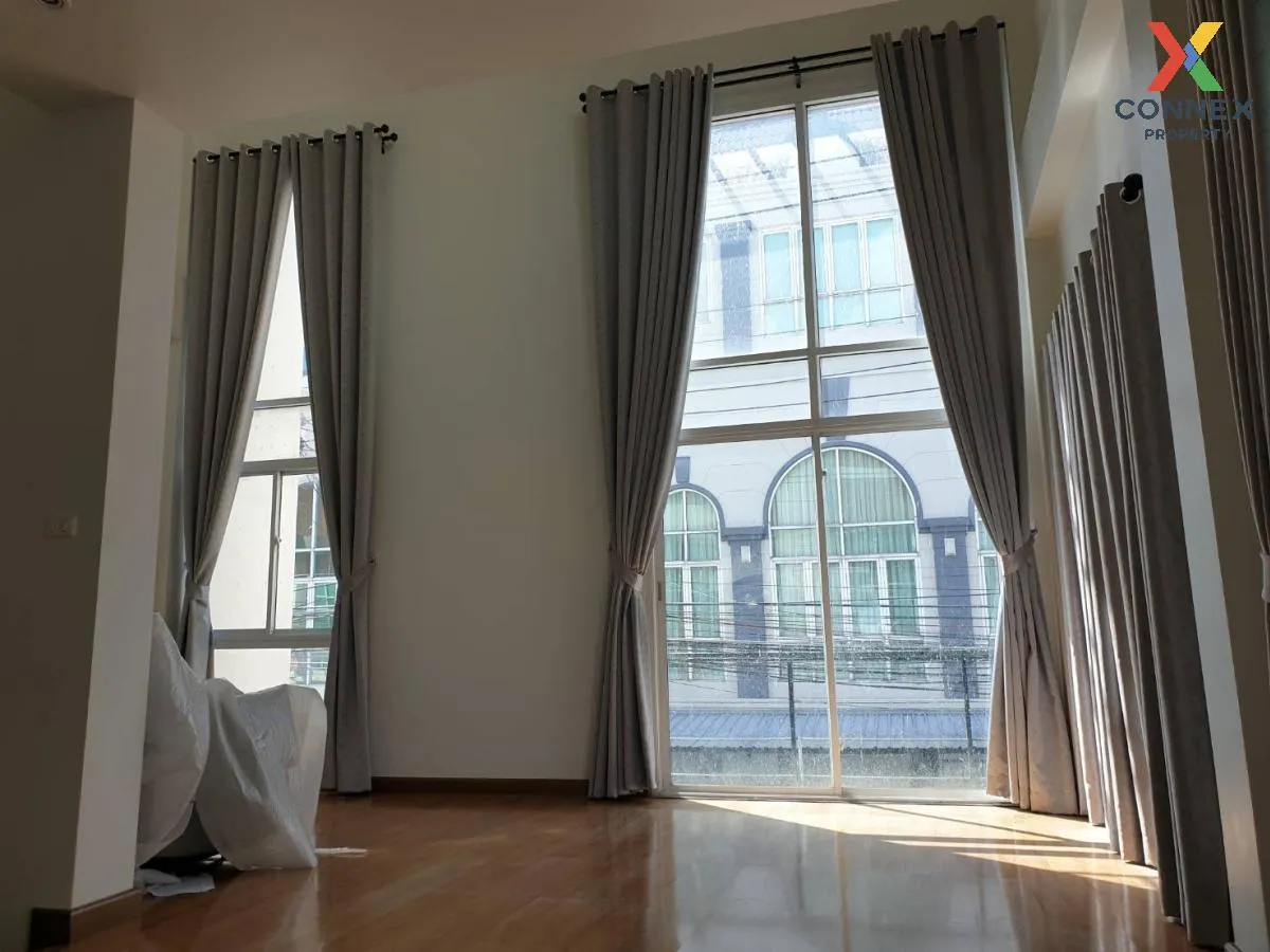 ขายทาวน์เฮ้าส์/ทาวน์โฮม  เดอะ พาร์ค ลาดพร้าว - วังหิน 76 รีโนเวทใ