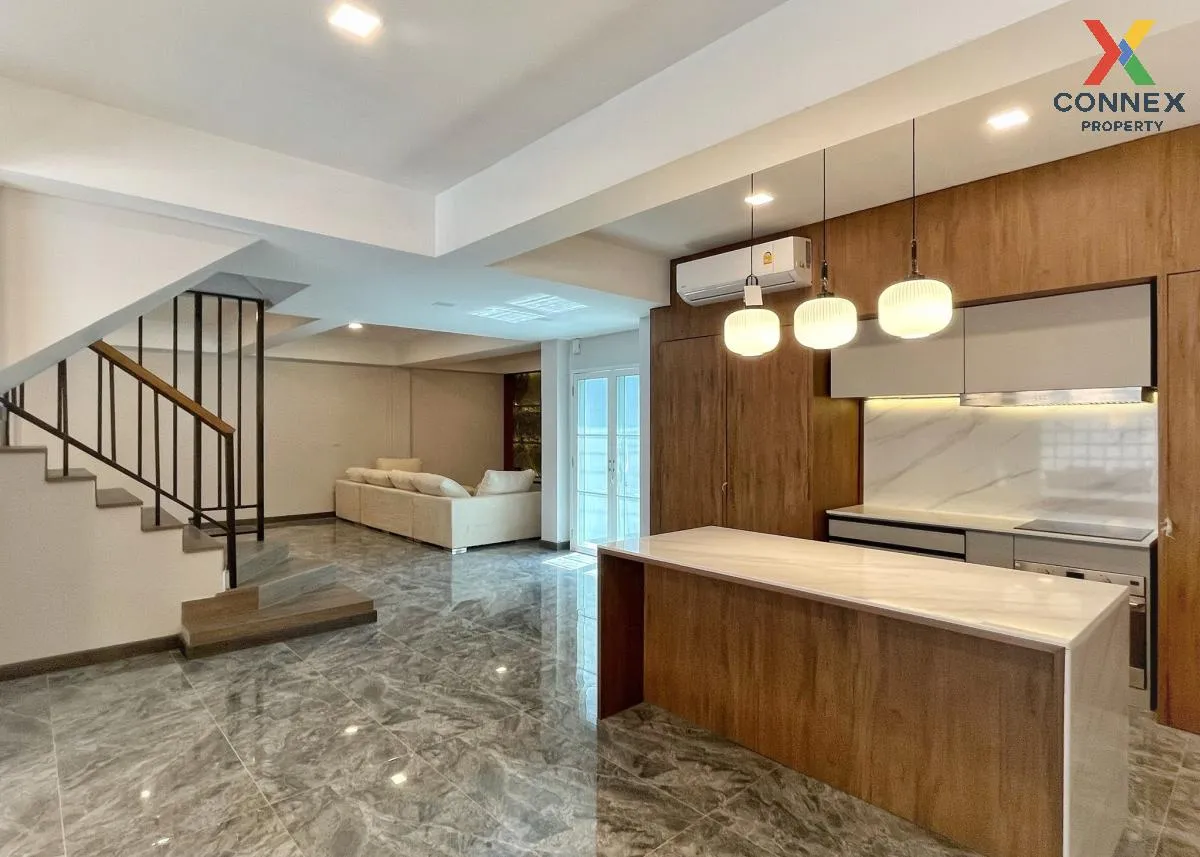 เช่าโฮมออฟฟิศ  ไวท์ แมนชั่น BTS-ทองหล่อ คลองตันเหนือ เขต วัฒนา กร