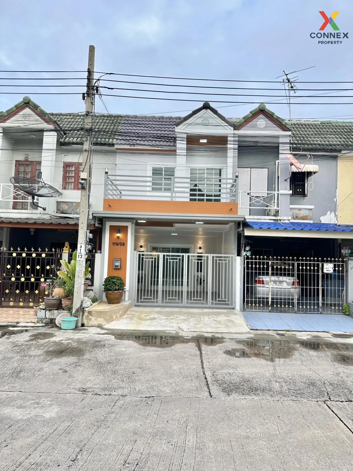 For Sale Townhouse/Townhome  , Baan Rattanathani , newly renovate 1