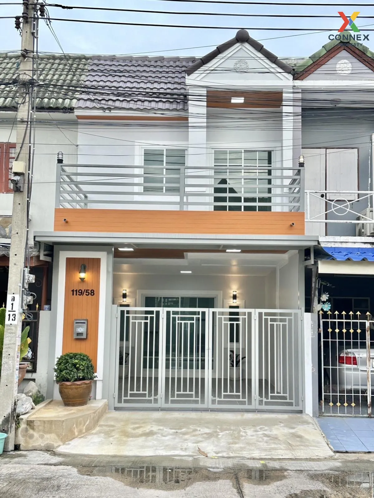 For Sale Townhouse/Townhome  , Baan Rattanathani , newly renovate 2