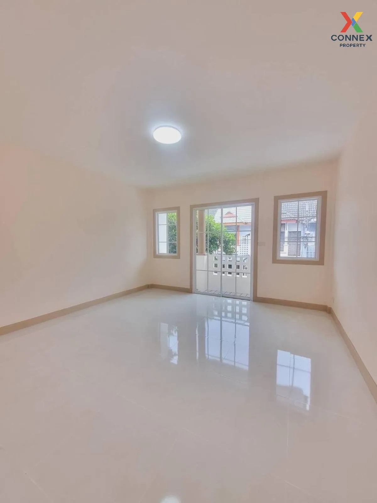 For Sale Townhouse/Townhome  , The Emerald Park 2 , newly renovat