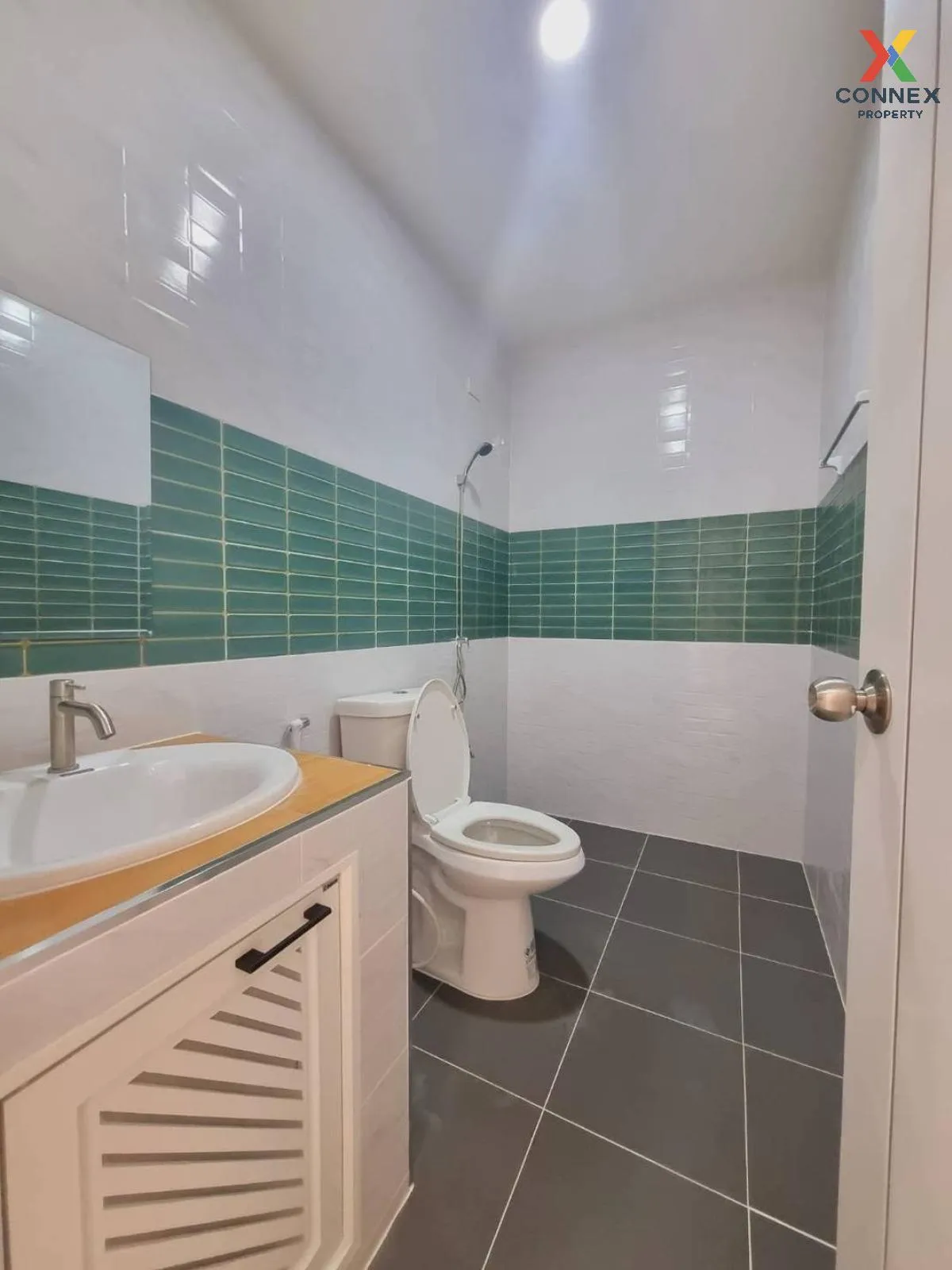 For Sale Townhouse/Townhome  , The Emerald Park 2 , newly renovat