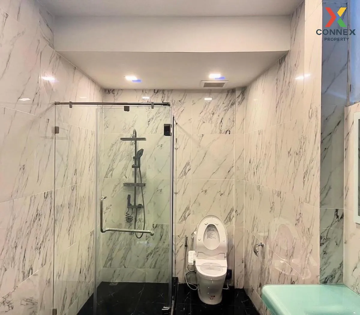 For Rent Townhome for rent ,Jareonkrung , newly renovated , Si Ph