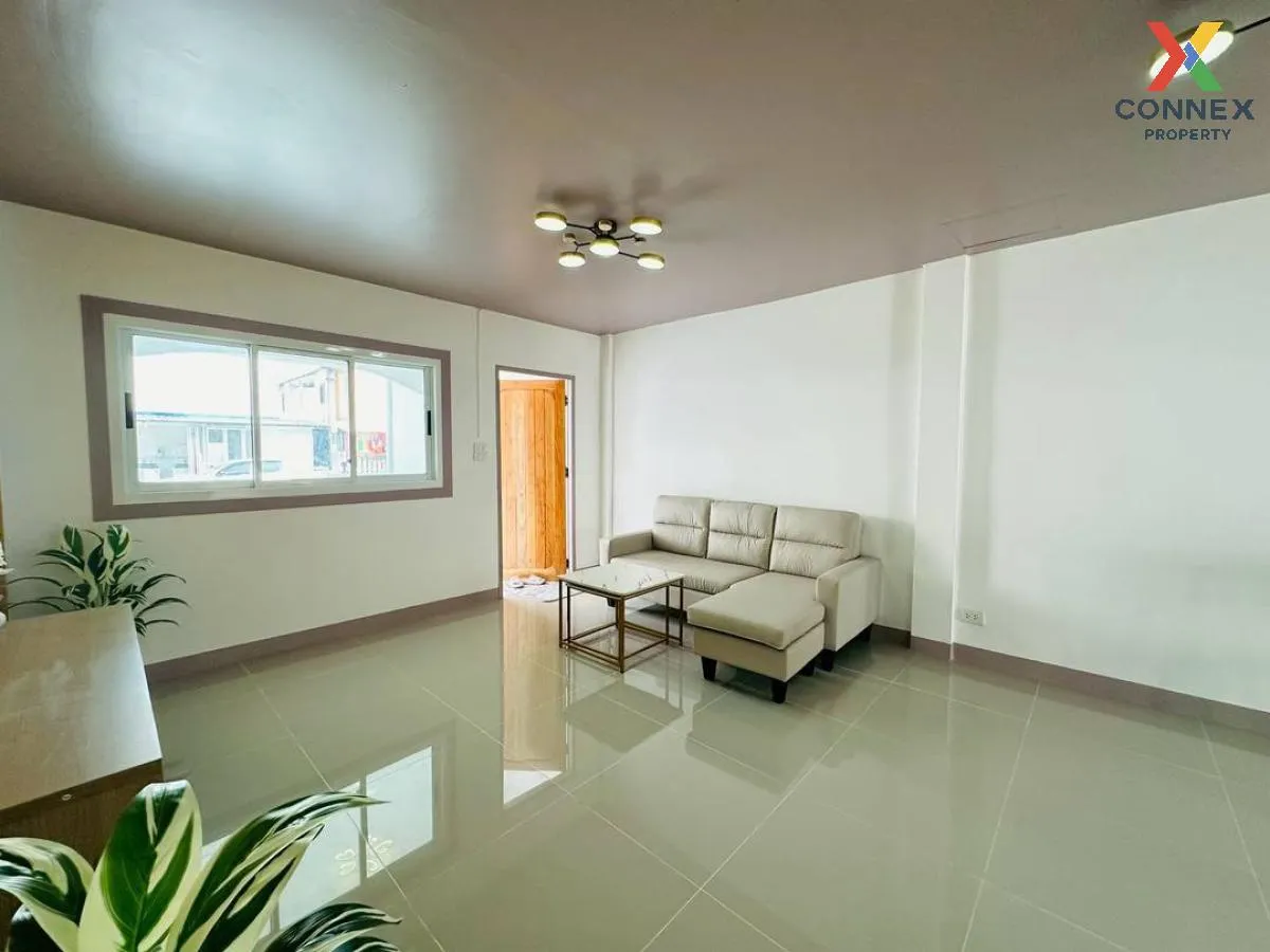 ขายทาวน์เฮ้าส์/ทาวน์โฮม  บ้านปิยวรารมย์ 1 รีโนเวทใหม่ บางบัวทอง บ