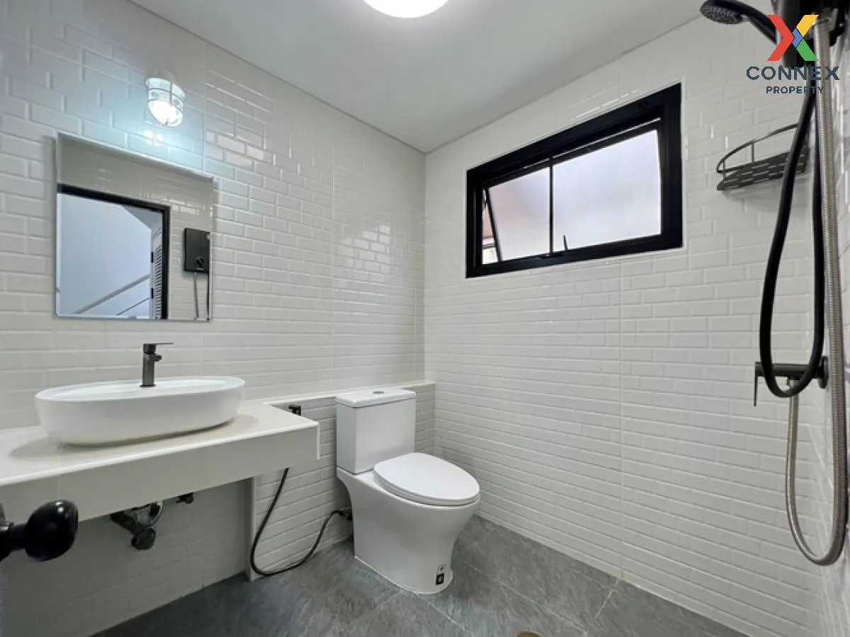 ขายบ้านเดี่ยว บ้านแมกไม้ วัรชพล รีโนเวทใหม่ ทั้งหลัง เนื้อที่ 65 