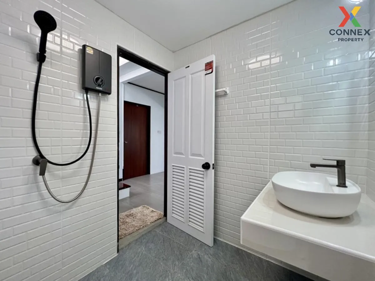 ขายบ้านเดี่ยว บ้านแมกไม้ วัรชพล รีโนเวทใหม่ ทั้งหลัง เนื้อที่ 65 