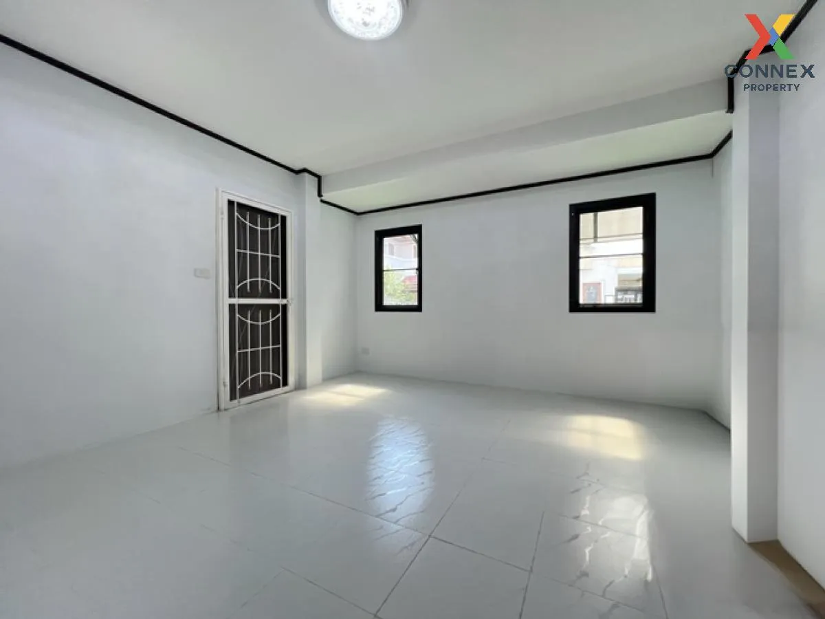 ขายบ้านเดี่ยว บ้านแมกไม้ วัรชพล รีโนเวทใหม่ ทั้งหลัง เนื้อที่ 65 