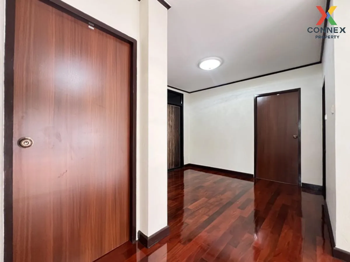 ขายบ้านเดี่ยว บ้านแมกไม้ วัรชพล รีโนเวทใหม่ ทั้งหลัง เนื้อที่ 65 