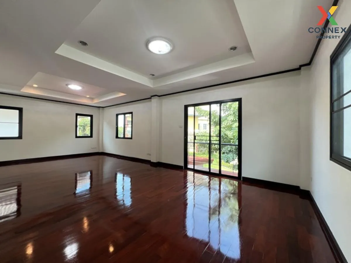 ขายบ้านเดี่ยว บ้านแมกไม้ วัรชพล รีโนเวทใหม่ ทั้งหลัง เนื้อที่ 65 