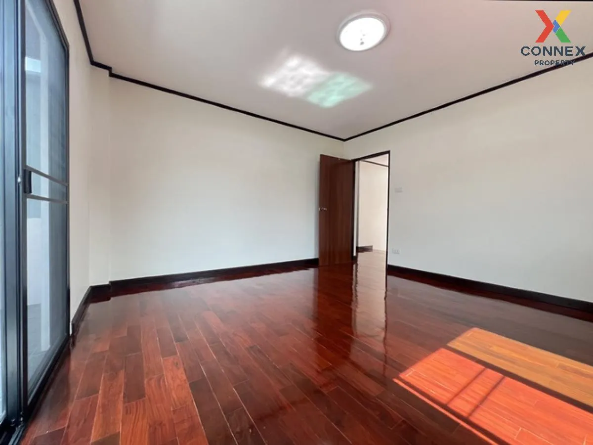 ขายบ้านเดี่ยว บ้านแมกไม้ วัรชพล รีโนเวทใหม่ ทั้งหลัง เนื้อที่ 65 