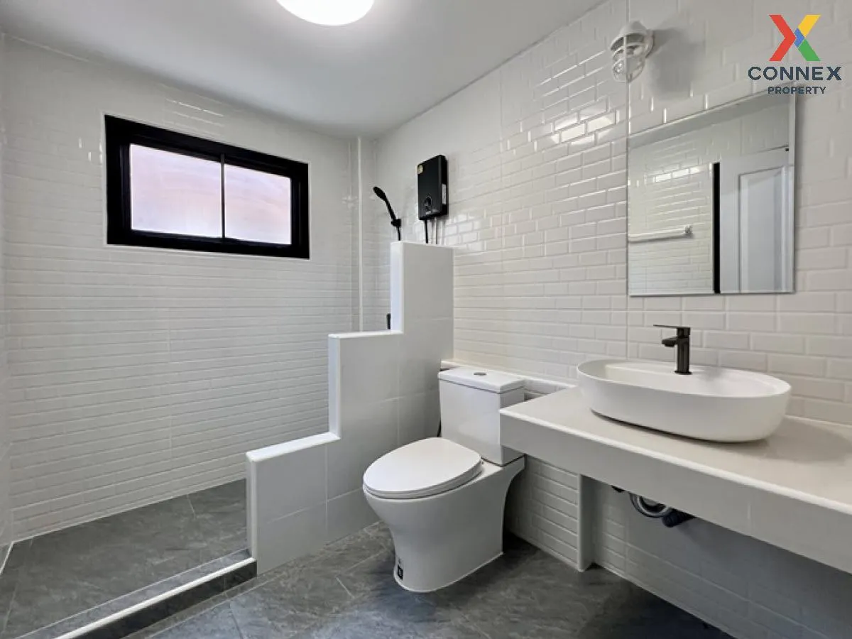 ขายบ้านเดี่ยว บ้านแมกไม้ วัรชพล รีโนเวทใหม่ ทั้งหลัง เนื้อที่ 65 