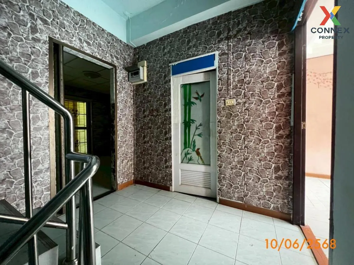 For Sale Townhouse/Townhome  , Wisetsuknakron 18 , Thung Khu , Th