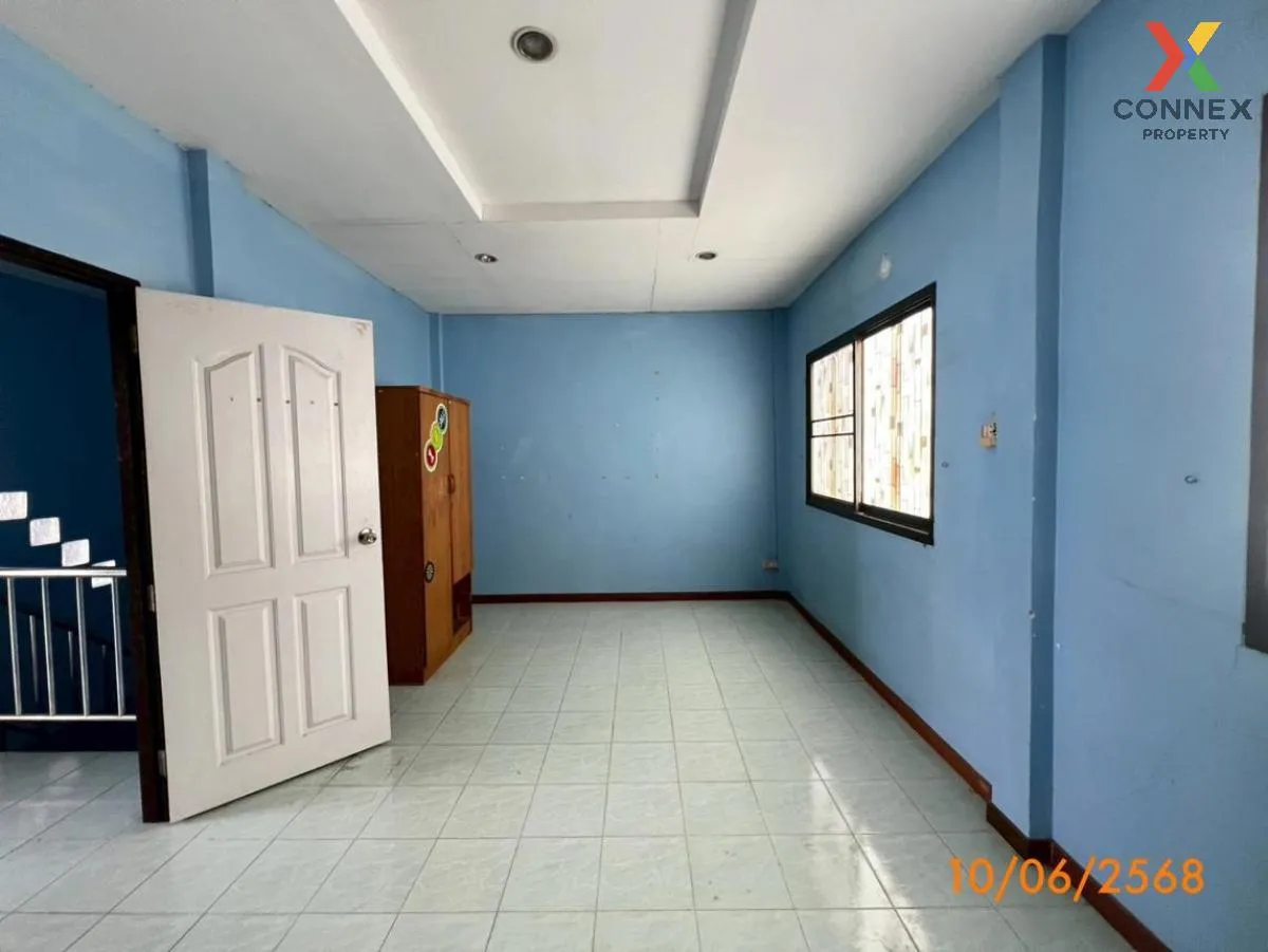 For Sale Townhouse/Townhome  , Wisetsuknakron 18 , Thung Khu , Th