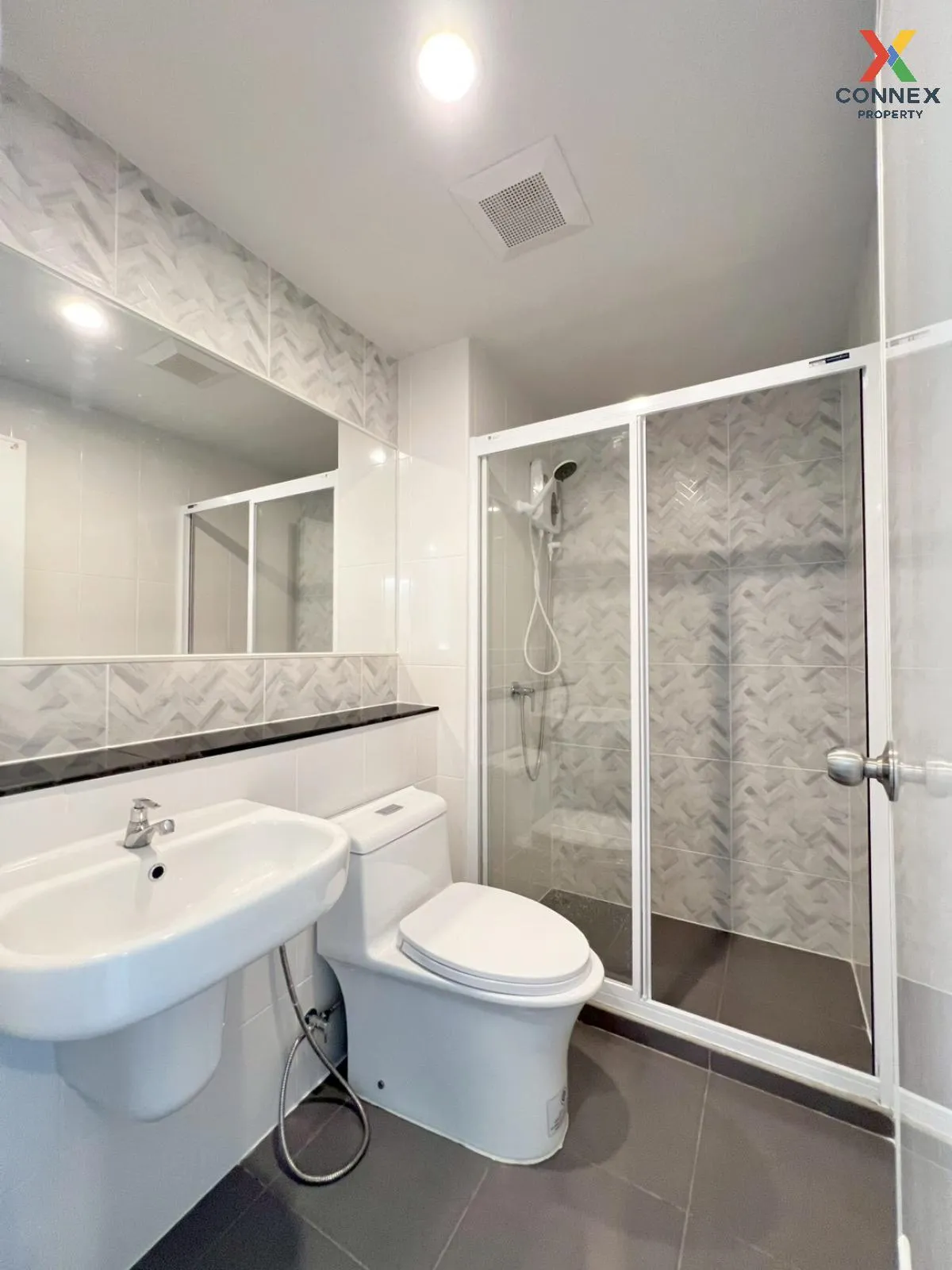 เช่าคอนโด  รีเจ้นท์ โฮม บางนา (โครงการใหม่) บางนา เขต บางนา กรุงเ