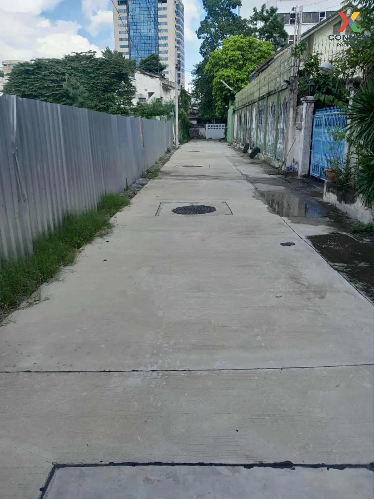 For Sale Twin home , Soi Ladprao 1 ,Yaek 20 , Chomphon , Chatucha