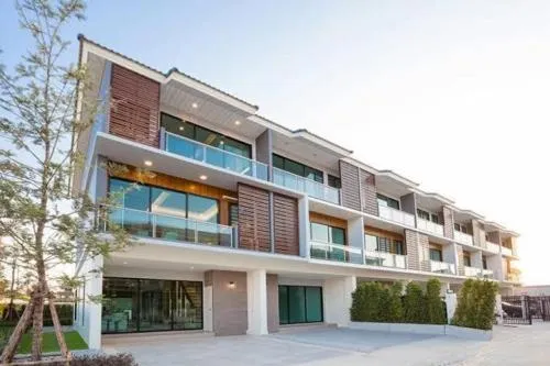 For Rent Townhouse/Townhome  , Supalai Essence Ladprao , MRT-Ladprao 101 , Khlong Chan , Bang Kapi , Bangkok , CX-136930