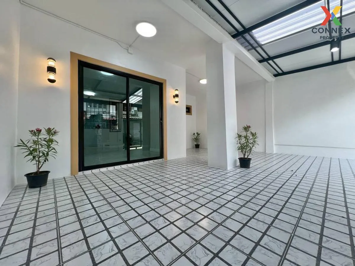 ขายทาวน์เฮ้าส์/ทาวน์โฮม  บ้านพฤกษา 3 บางบัวทอง รีโนเวทใหม่ บางคูร 2