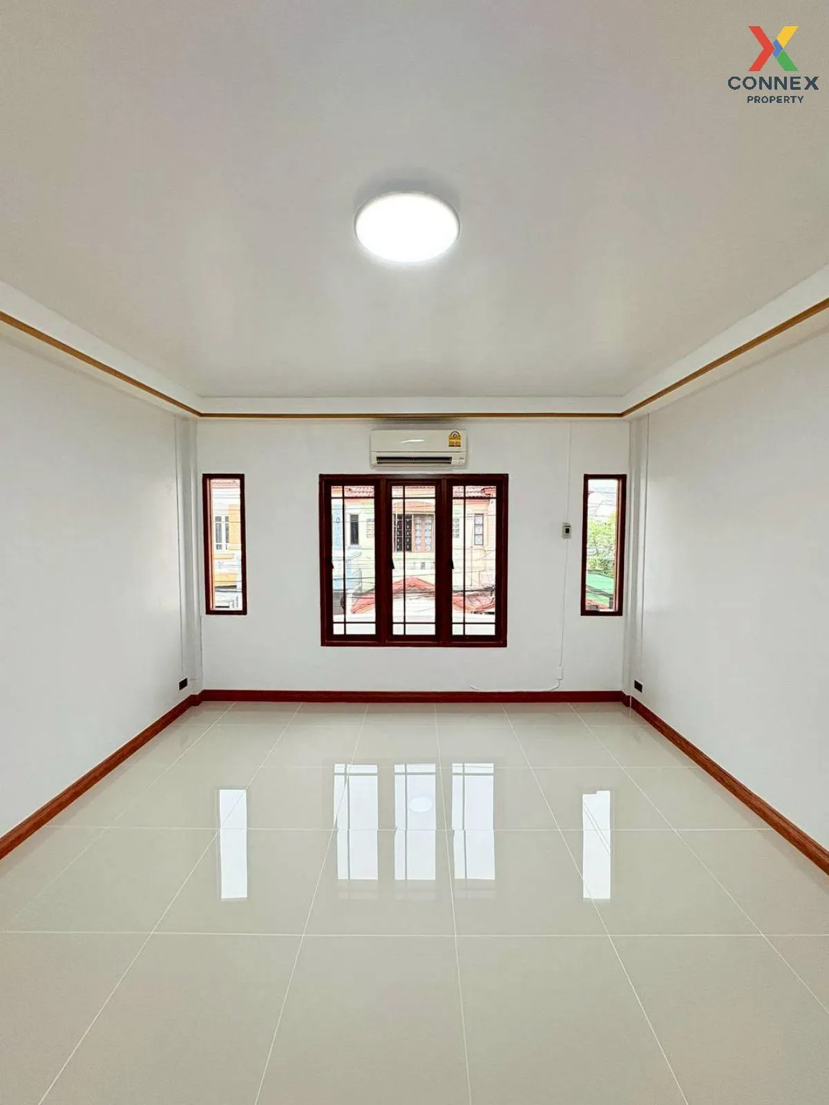 For Sale Townhouse/Townhome  , Baan Bussarin Pinklao , newly reno
