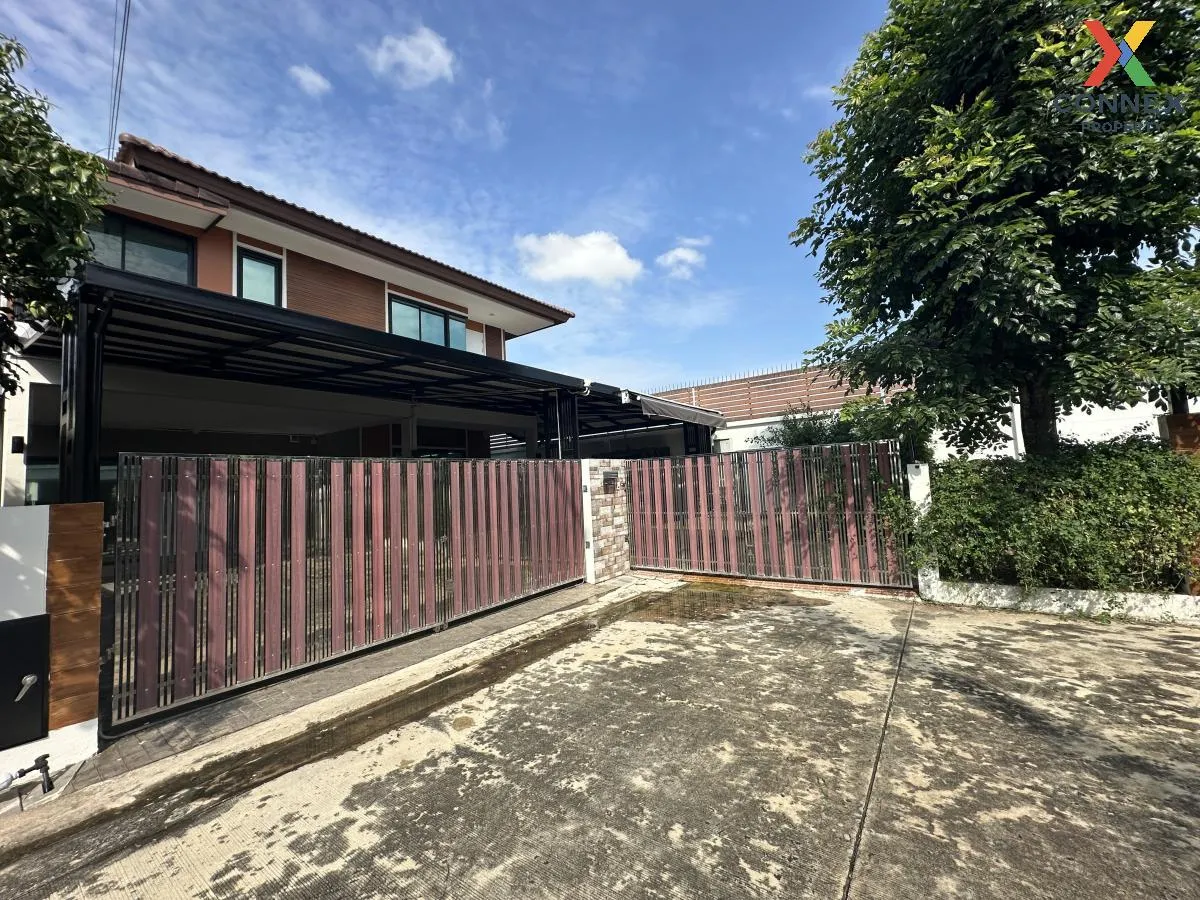 For Sale House , Thanyaphirom Grand Ville Khlong 7 , corner unit 