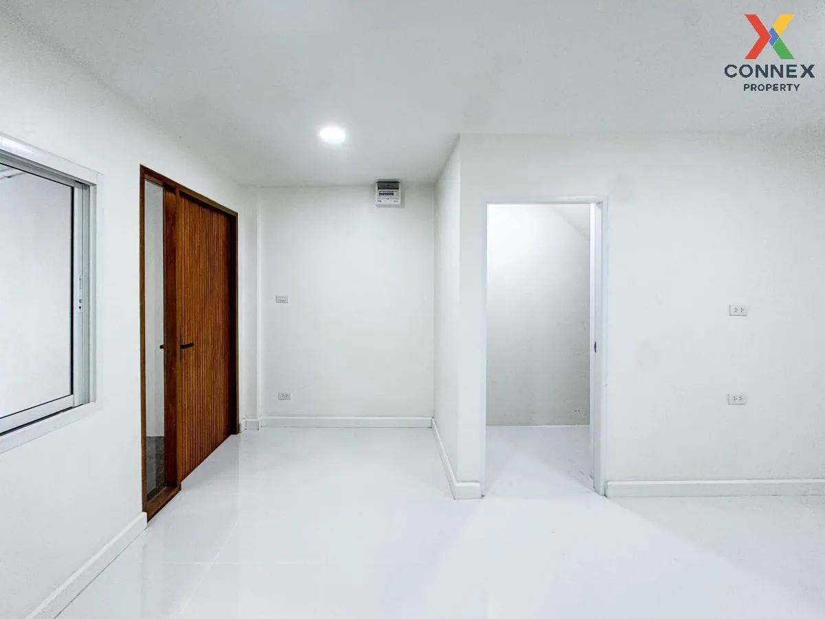 For Sale Townhome Lat Phrao 71, newly renovated, 3.39 million, 90