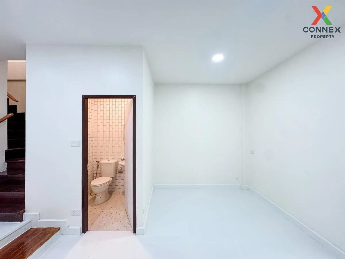 For Sale Townhome Lat Phrao 71, newly renovated, 3.39 million, 90