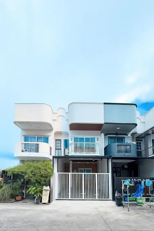 For Sale Townhome Lat Phrao 71, newly renovated, 3.39 million, 900 meters from MRT , Wang Thong Lang , Wang Thong Lang , Bangkok , CX-137062