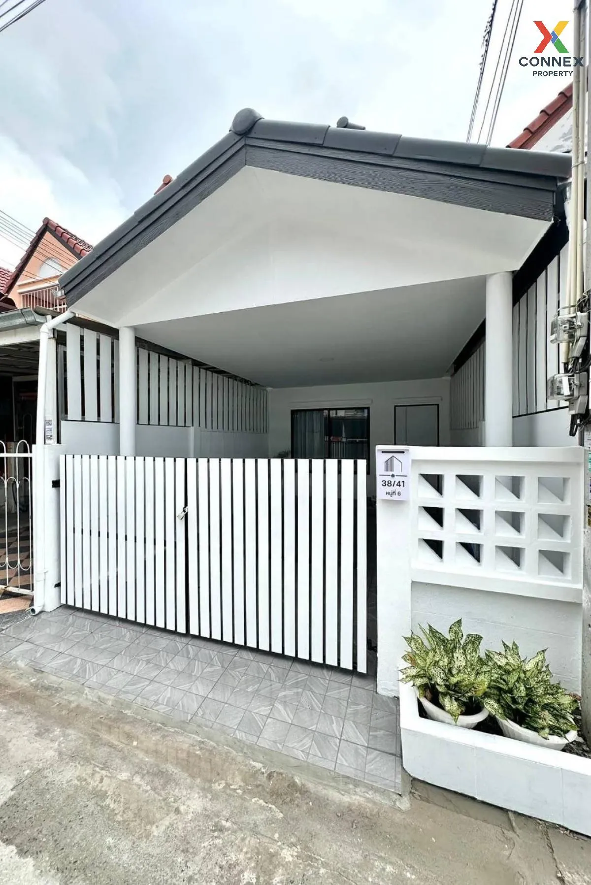 For Sale Townhouse/Townhome  , Baan Ngam Charoen 4 , newly renova 2