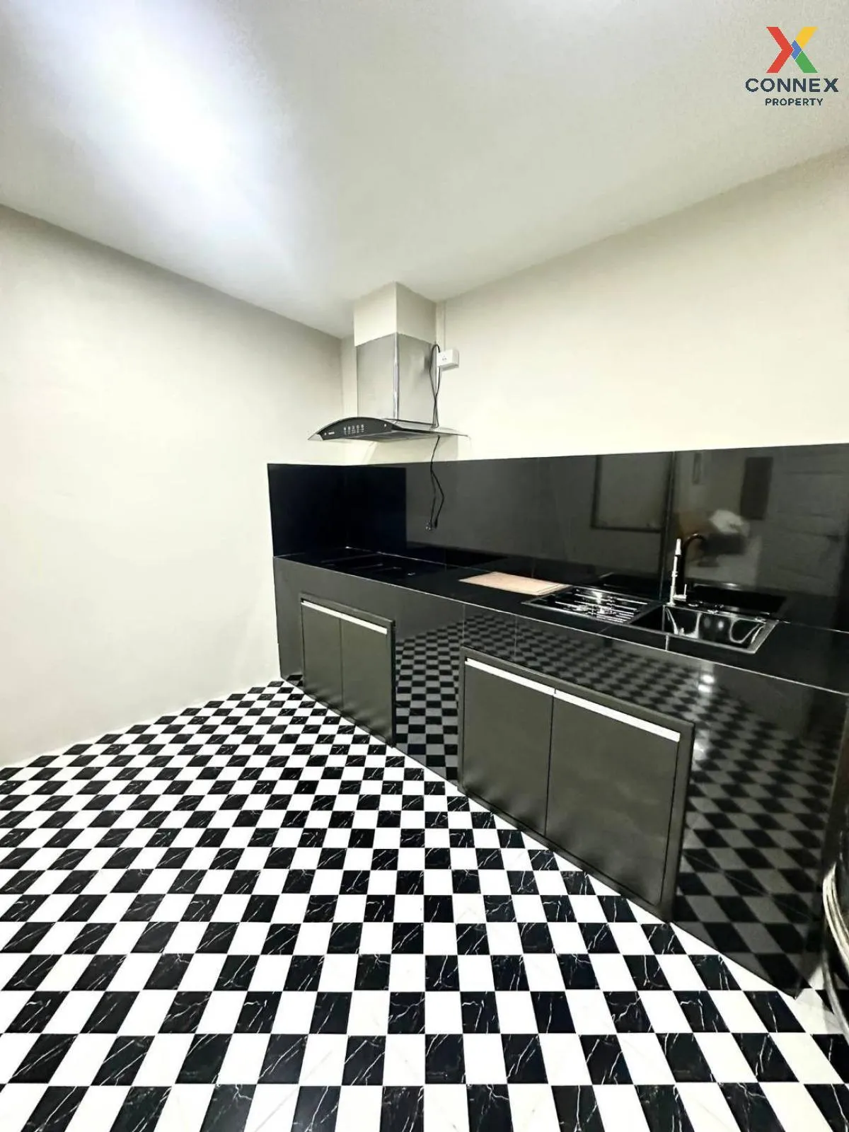 For Sale Townhouse/Townhome  , Baan Ngam Charoen 4 , newly renova