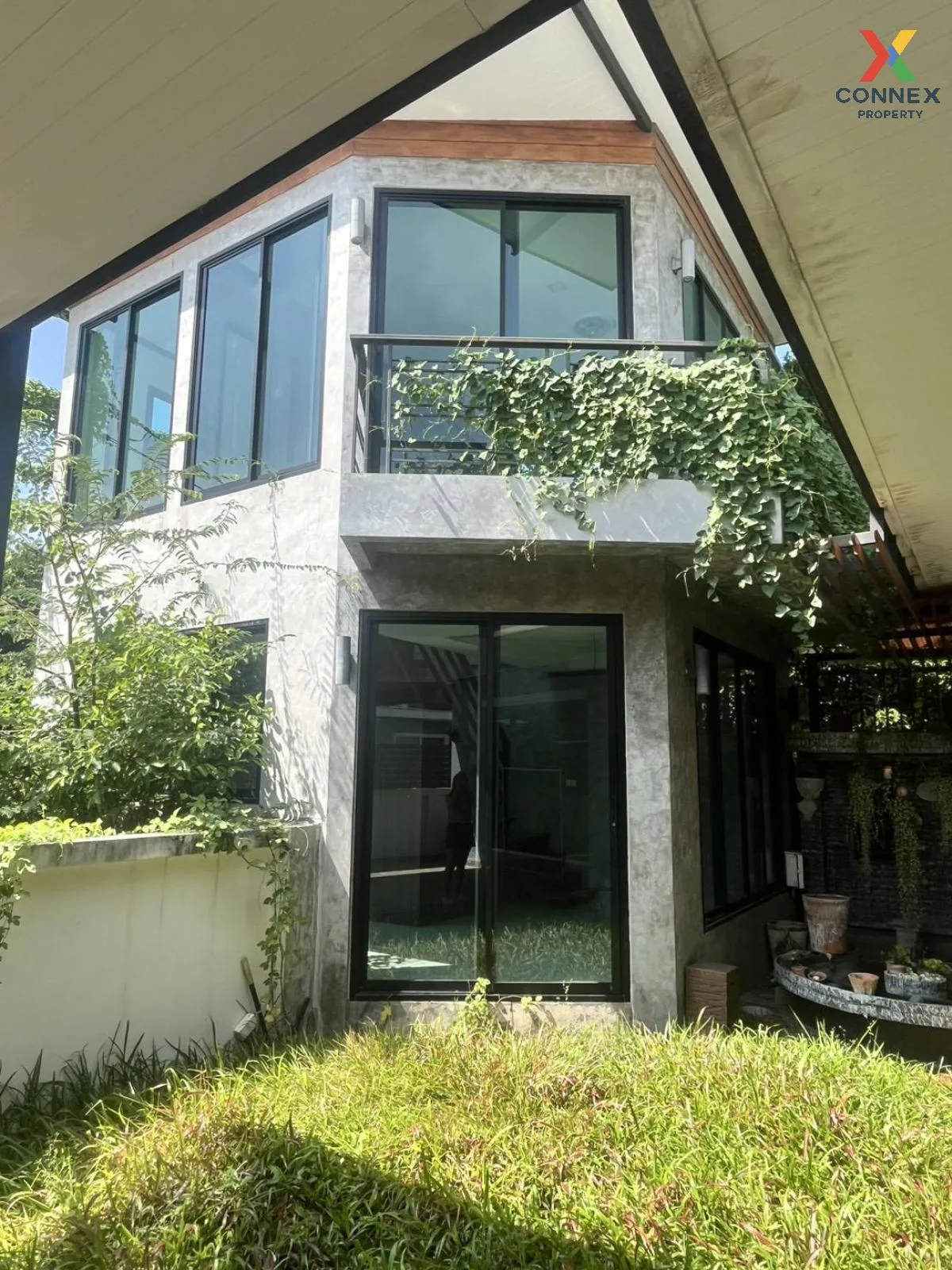 For Sale House , Dzio Ratchapruek-Rattanathibet  , corner unit ,  2