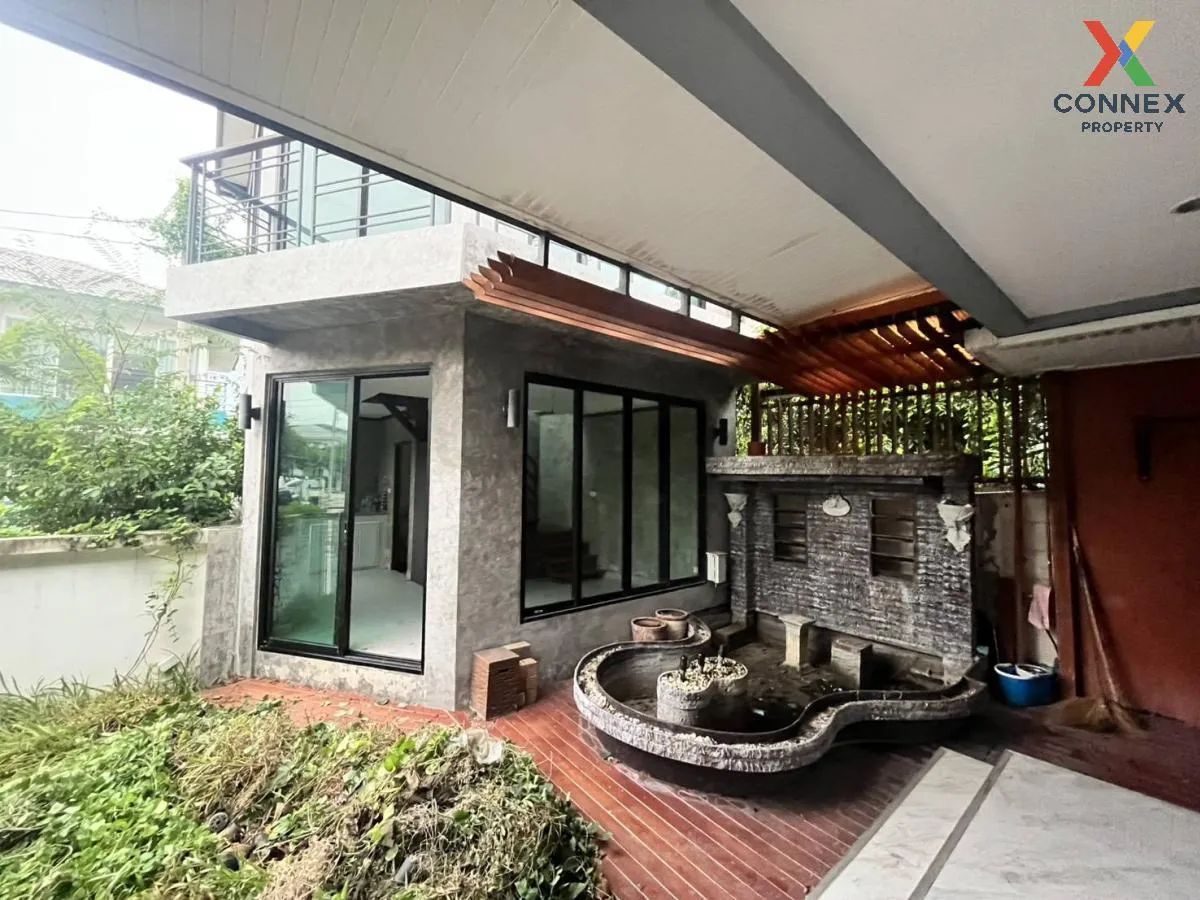 For Sale House , Dzio Ratchapruek-Rattanathibet  , corner unit ,  4