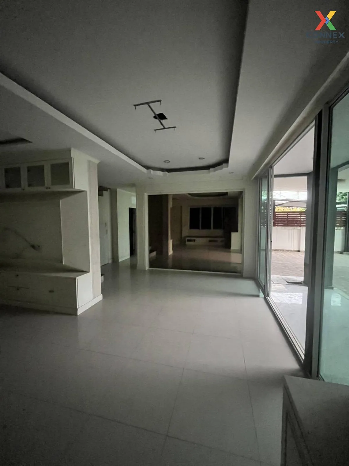 For Sale House , Dzio Ratchapruek-Rattanathibet  , corner unit , 